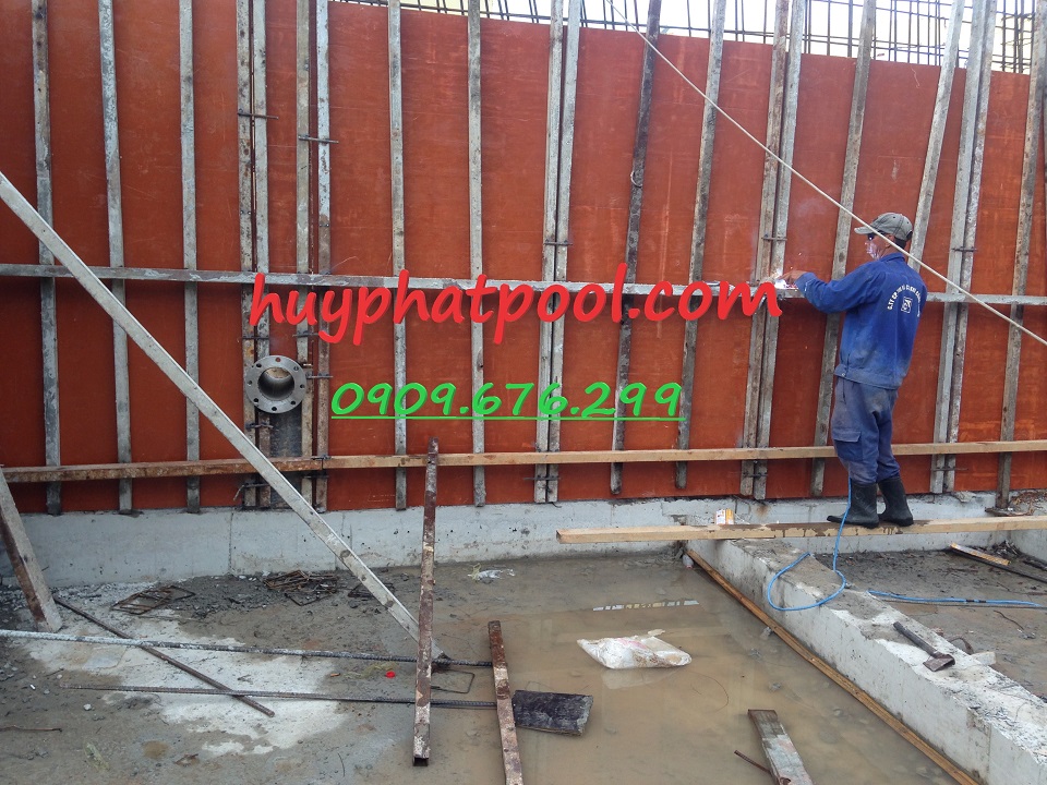 ghép coppha đổ bê tông hồ bơi